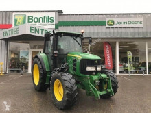 Trattore agricolo John Deere usato