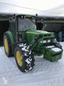 Tractor agrícola John Deere usado
