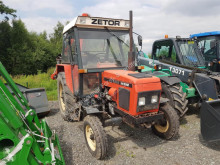 Tractor agrícola Zetor 3320 usado