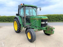 Tractor agrícola John Deere usado