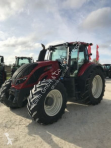Mezőgazdasági traktor Valtra használt