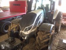 Zemědělský traktor Valtra použitý