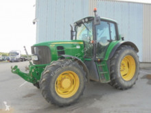 Tractor agrícola John Deere usado