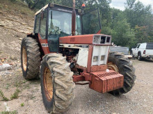 Tracteur agricole Case 1055