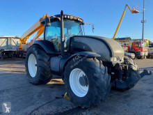 tracteur agricole Valtra