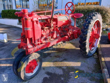 Tractor agrícola tractora antigua Farmall CUB F-14