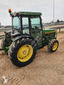 Tractor agrícola John Deere 5500 usado