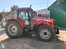 Tractor agrícola tractor antigo Massey Ferguson 5465