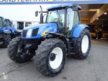 Tracteur agricole New Holland