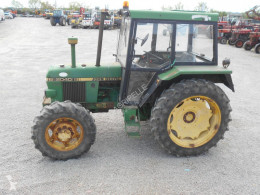 Tracteur agricole John Deere 2040