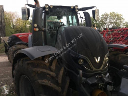 Tractor agrícola Valtra usado