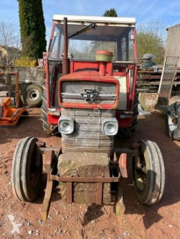 Tractor agrícola tractora antigua Massey Ferguson MF 5600 165