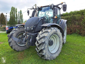 Tractor Valtra