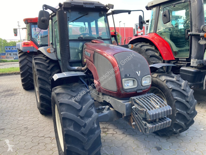 Lantbrukstraktor Valtra Hi Tech