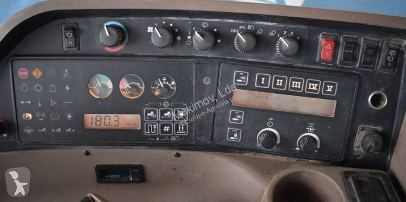 Tracteur agricole John Deere 8200