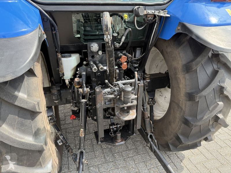Tracteur agricole New Holland T5040 CAB + GPS