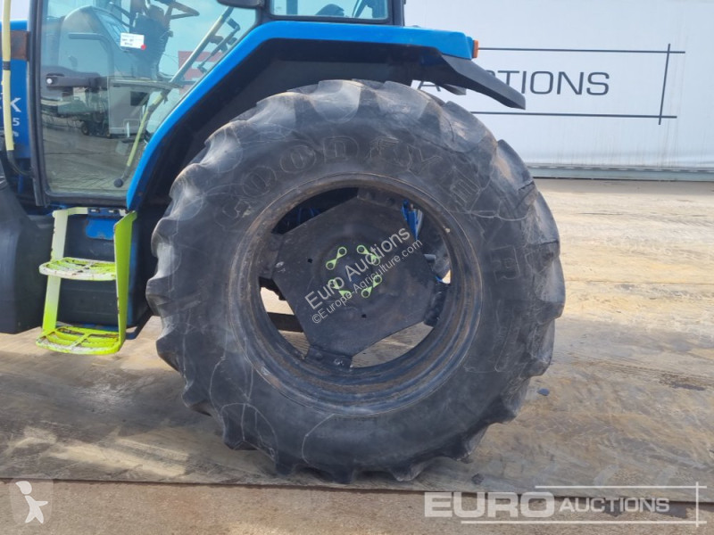 Tracteur agricole  CX85