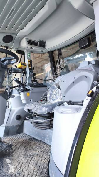 Trattore Claas Arion 440