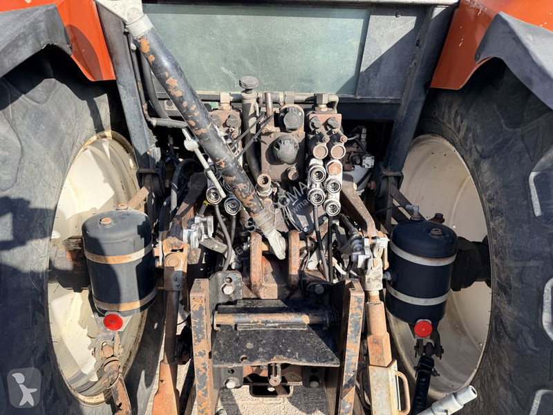 Landbrugstraktor New Holland M100 Dual Command