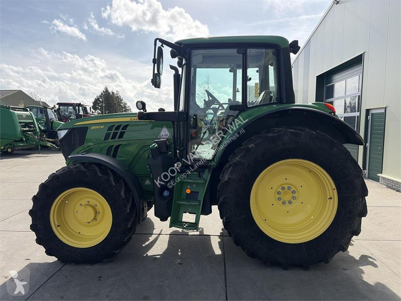 Lantbrukstraktor John Deere 6120M AQ TLS