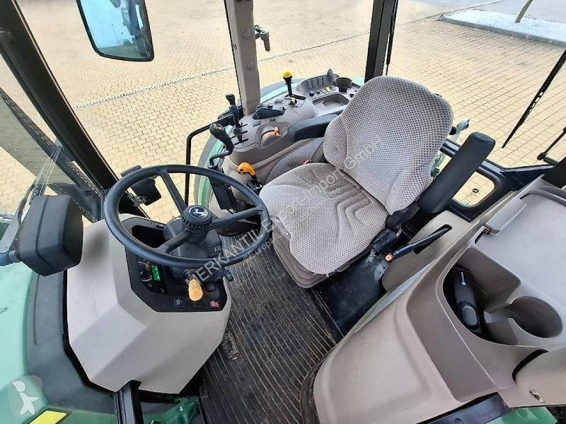 Lantbrukstraktor John Deere 5100M