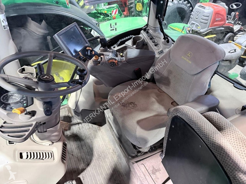 Lantbrukstraktor John Deere 6130R