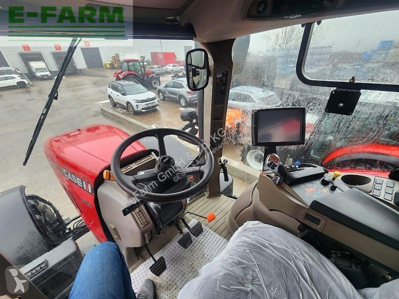 Case  puma 220 tractor