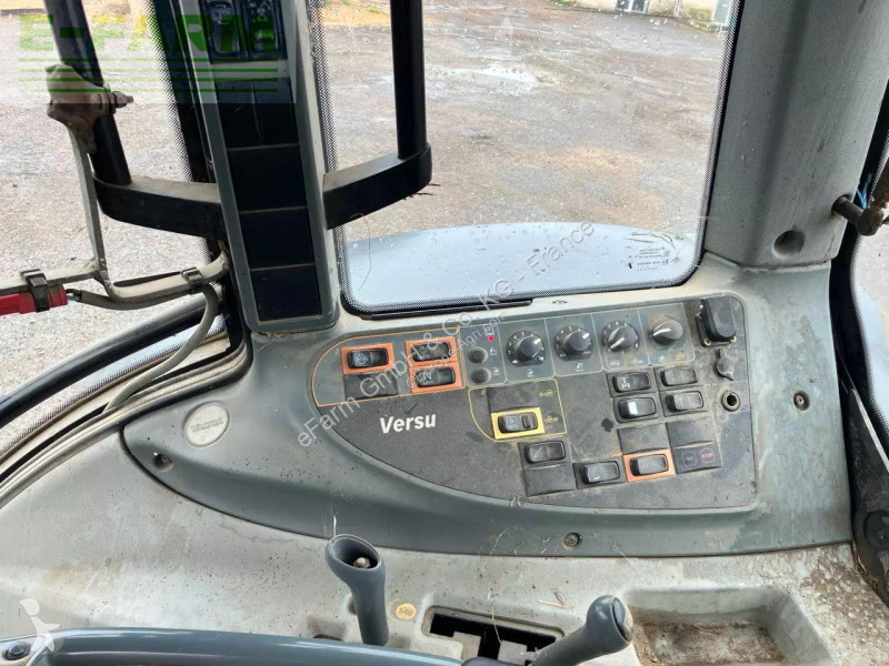 Lantbrukstraktor Valtra  n123