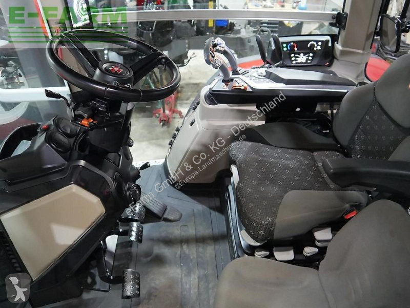 Lantbrukstraktor Massey Ferguson  8s.225 dyna-7