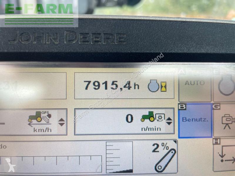 Lantbrukstraktor John Deere 7215R