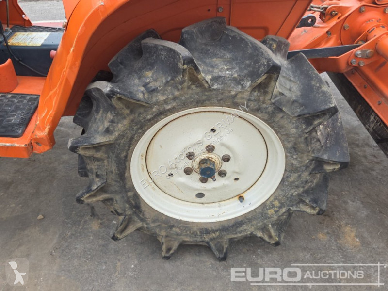 جرار زراعي Kubota B1402DT
