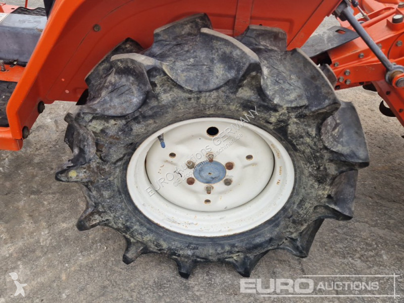 Трактор Kubota B40