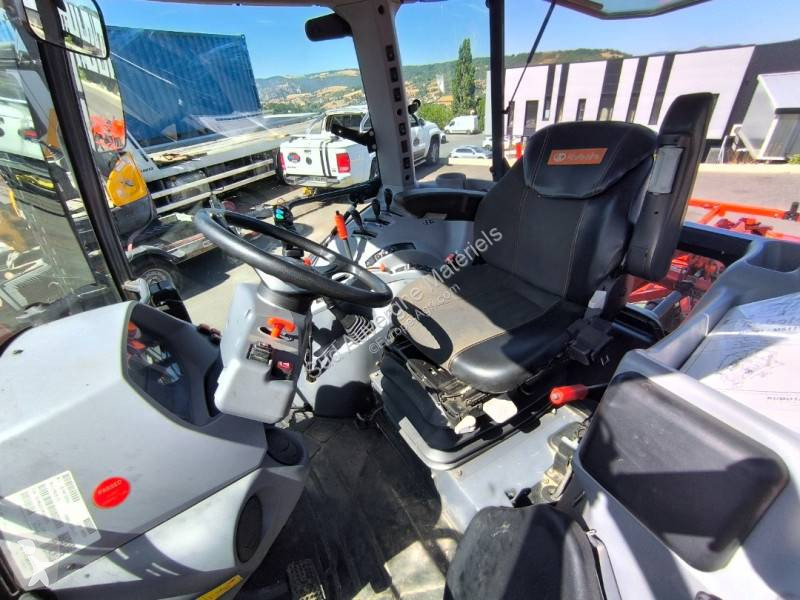 Kubota 5111 DTHQ + Chargeur MX U407 tractor