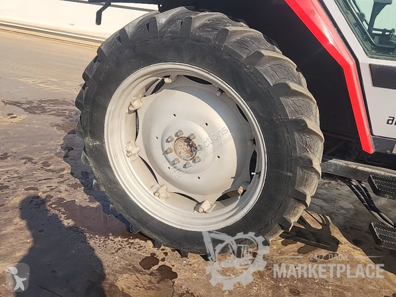 Сільськогосподарський трактор Massey Ferguson 3060