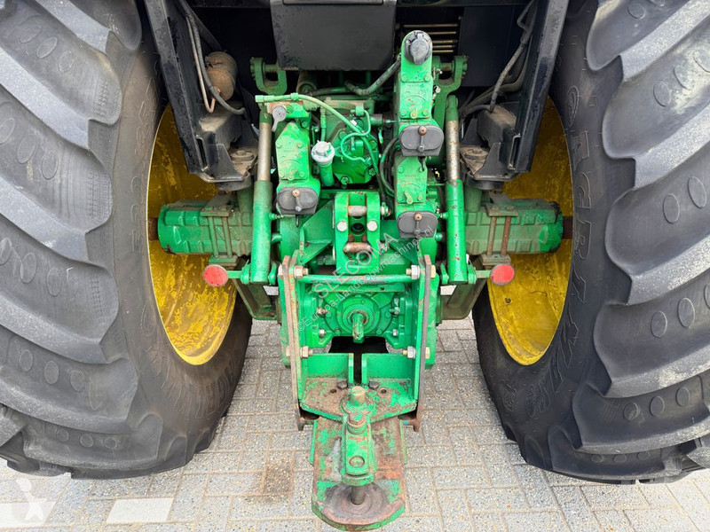 Lantbrukstraktor John Deere 4050 4WD