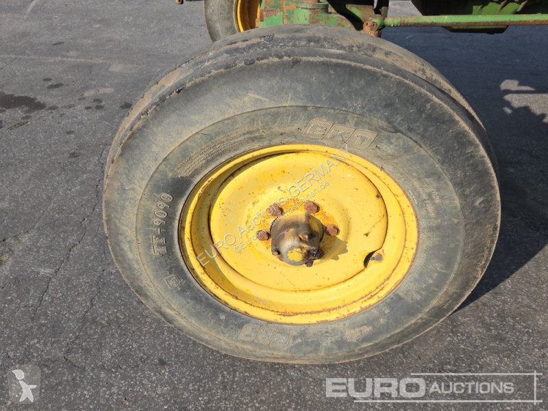 Lantbrukstraktor John Deere 2130