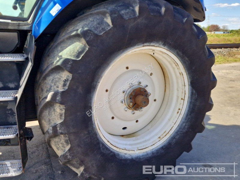 Tracteur agricole New Holland T8050