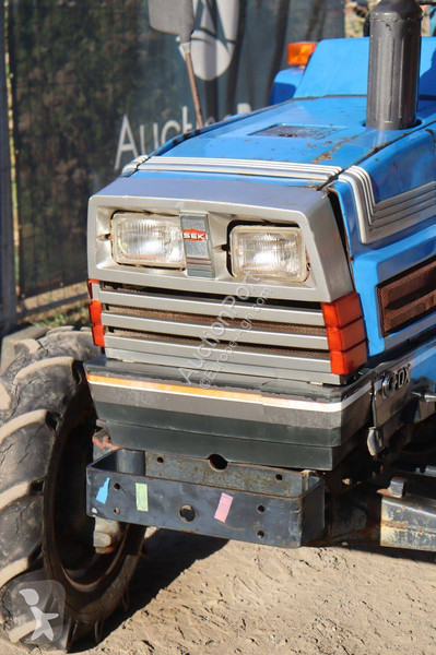 جرار زراعي Iseki TA270F
