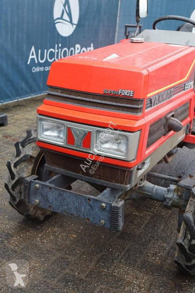 Сільськогосподарський трактор Yanmar...