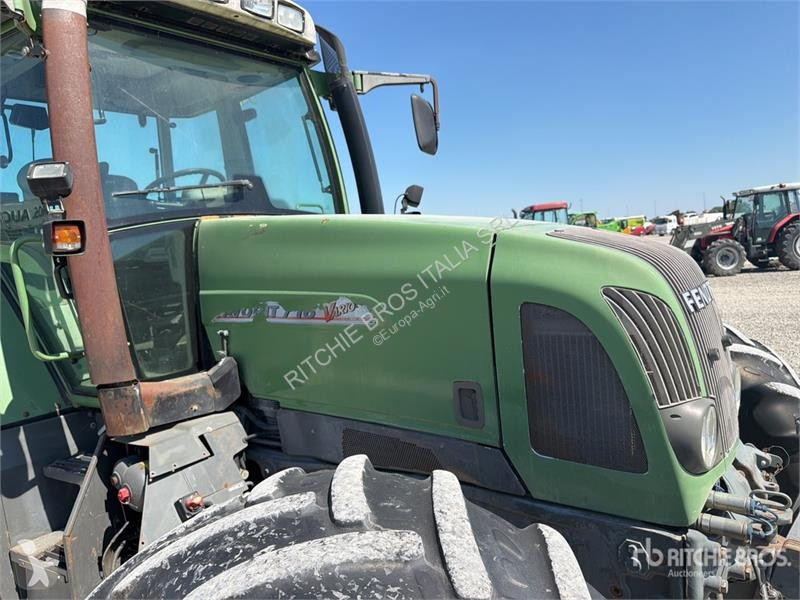 Сільськогосподарський трактор Fendt 716 Vario
