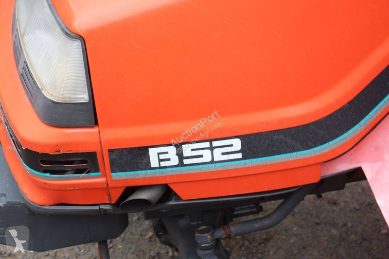 Сільськогосподарський трактор Kubota B52