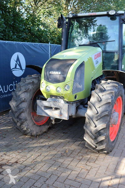 Tractor agrícola Claas 340 AXOS