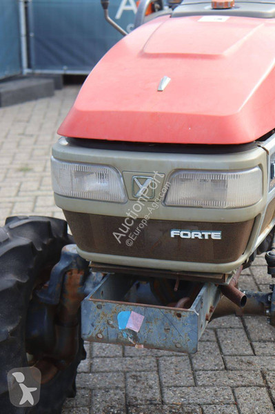 Tractor agrícola Yanmar F220D