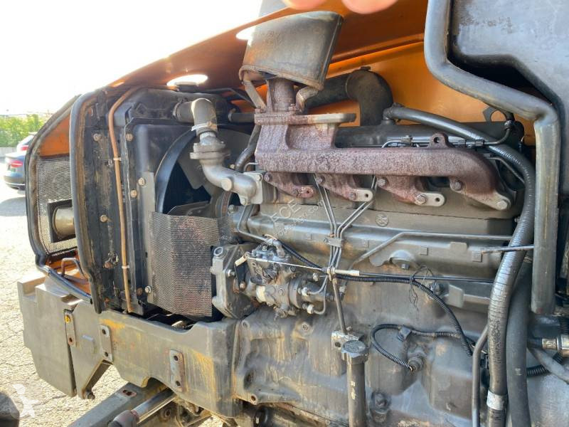 Tractor Renault 330  endommagé