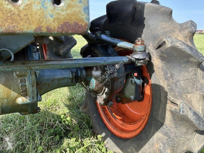 Tractor  B7001