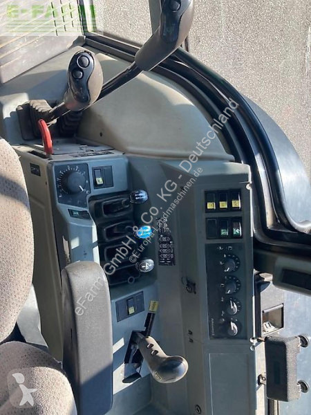 Tracteur agricole Valtra  6750 hitech