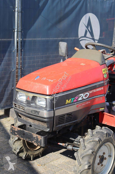 Tracteur agricole Mitsubishi MTZ20