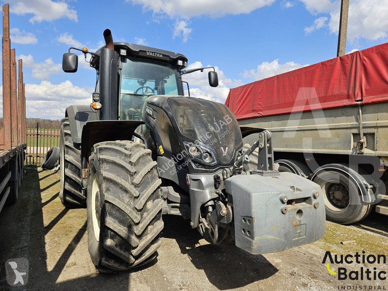 Zemědělský traktor Valtra