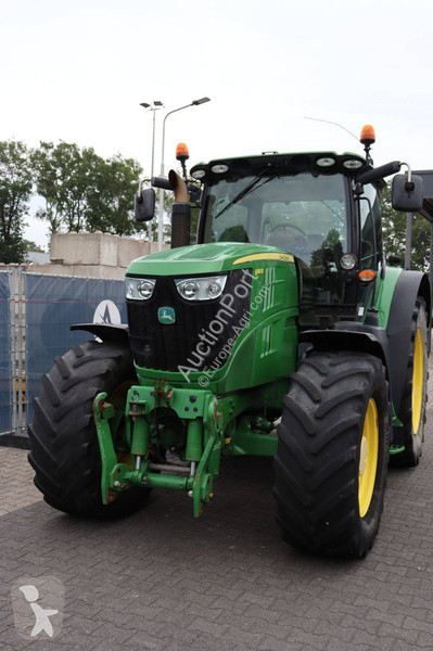 Zemědělský traktor John Deere 6190R