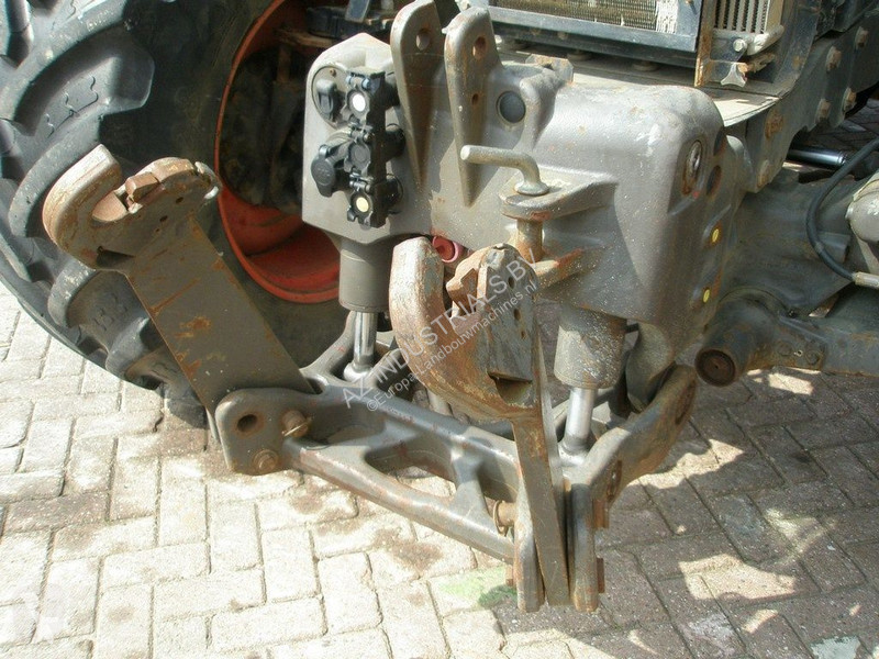 Tractor Claas Arion 640